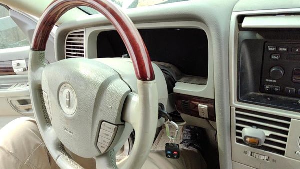 2003 Lincoln Aviator Steering Column — photo 2