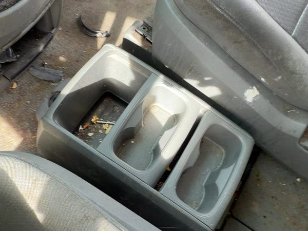 2008-2010 Chrysler Town & Country Center Console Oem Gray 1Jc92Bd5Aa — photo 4