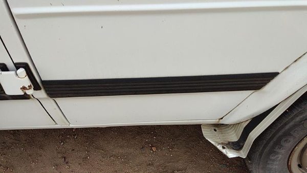 1992-1996 Gmc Van 3500 Passenger Right Front Moulding From Door Oem Trim Strip — photo 1