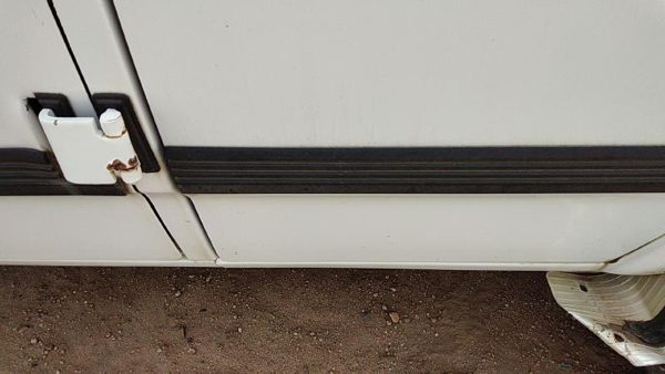1992-1996 Gmc Van 3500 Passenger Right Front Moulding From Door Oem Trim Strip — photo 2