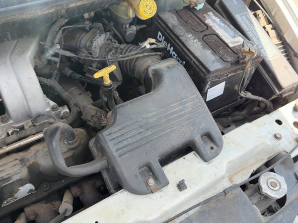 96-00 Town & Country Complete Air Intake Filter Box Housing With Tube 3.3L — photo 3