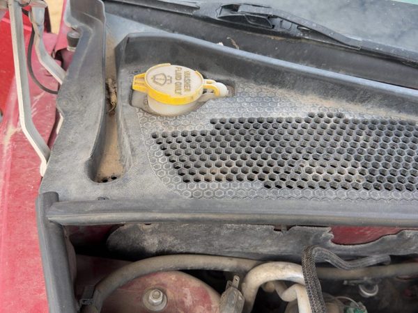 01-10 Pt Cruiser Windshield Washer Fluid Reservoir With Pump Oem Wiper Tank — photo 2