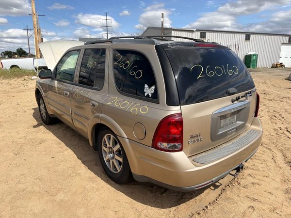 2004 GMC Envoy Hood Cashmere 15U — photo 7