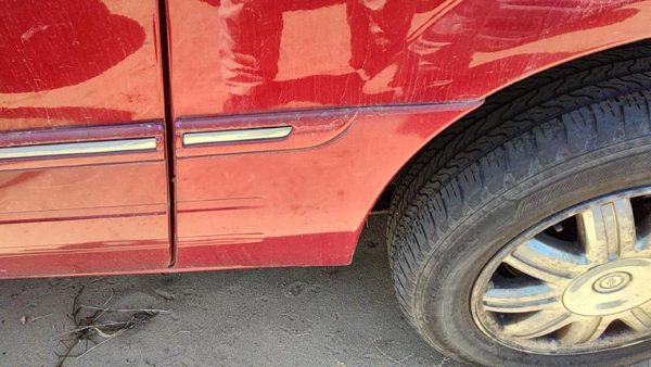 06 Chrysler Town Country Driver Left Rear Moulding On Quarter Panel Oem Red Prh — photo 2