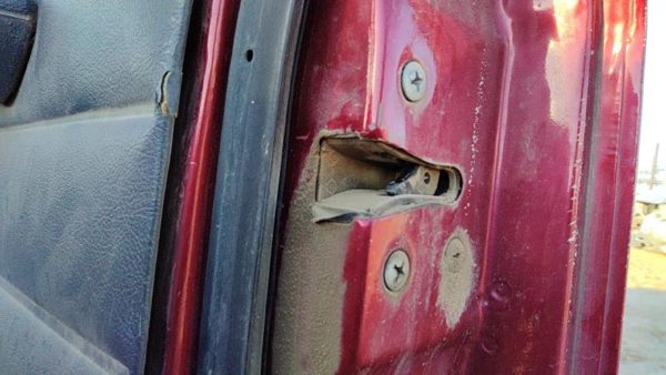 1990-1997 Nissan Hardbody Passenger Right Front Door Latch With Rods/Cables Oem — photo 2