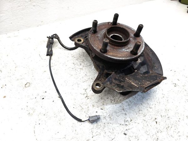 1998-2003 Toyota Sienna Driver Left Front Spindle Knuckle With Wheel Hub Oem — photo 2