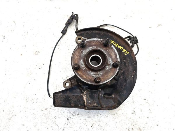 1998-2003 Toyota Sienna Driver Left Front Spindle Knuckle With Wheel Hub Oem — photo 1
