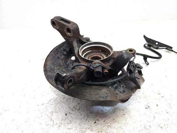 1998-2003 Toyota Sienna Driver Left Front Spindle Knuckle With Wheel Hub Oem — photo 8