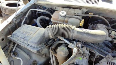 04-07 Liberty Complete Air Intake Cleaner Filter Box Housing With Tube Oem 3.7L