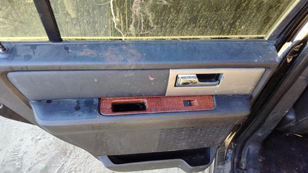 07-14 Expedition Driver Left Rear Door Trim Panel With Switches Back Black/Camel — photo 3