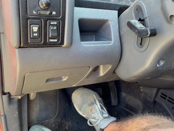 94-95 Nissan Pathfinder Lower Dash Under Column Knee Bolster Trim Panel Oem Gray — photo 6