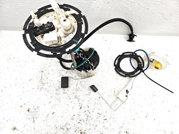 2010-2017 Chevy Equinox Complete Fuel Pump With Sending Unit Gas Level Oem 2.4L — photo 2