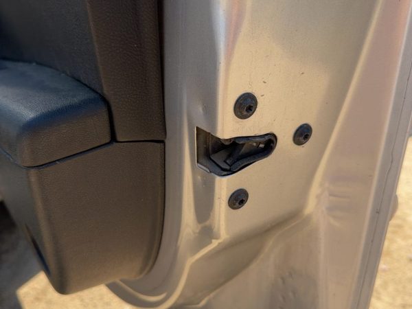 2005-2010 Pontiac G6 Passenger Right Front Door Latch With Rods/Cables Oem Sedan — photo 3