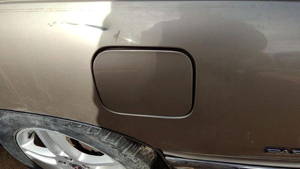 1991-1996 Buick Park Ave Ultra Fuel Tank Door With Hinge Gas Lid Oem Filler Gold — photo 1