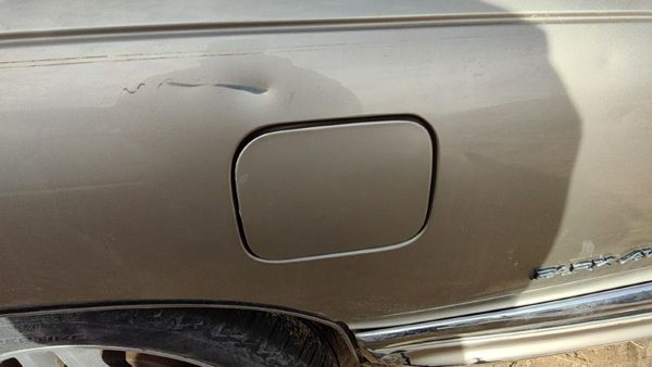 1991-1996 Buick Park Ave Ultra Fuel Tank Door With Hinge Gas Lid Oem Filler Gold — photo 3