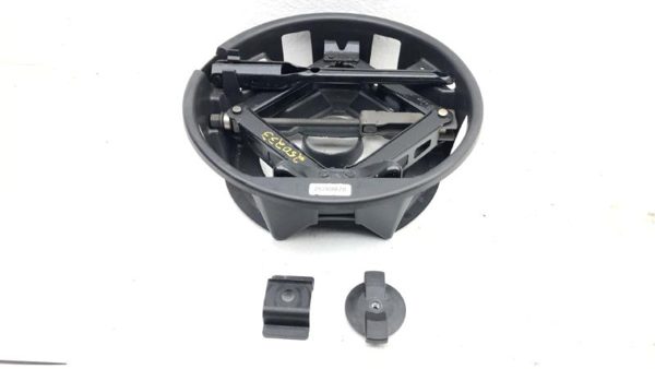 2006-2011 Buick Lucerne Jack Tool Kit Set Assembly Spare Oem 25769878 — photo 1