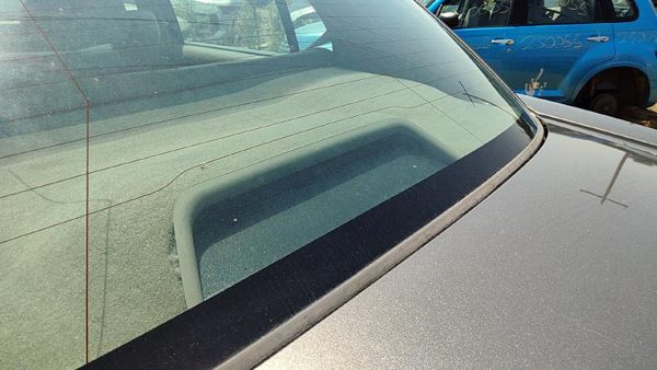 1999 Buick Park Avenue 3rd Brake Light Avoidance Lamp Ave — photo 2