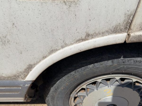 92-95 Olds Eighty Eight Driver Left Front Wheel Flare Moulding Oem Fender White — photo 2