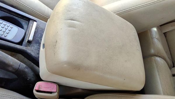 07-08 Grand Vitara Xl-7 Center Console Lid Only Oem Arm Rest Fold Down Tan — photo 1