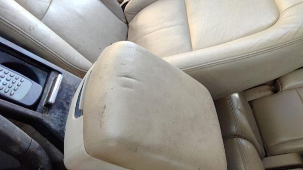 07-08 Grand Vitara Xl-7 Center Console Lid Only Oem Arm Rest Fold Down Tan — photo 2