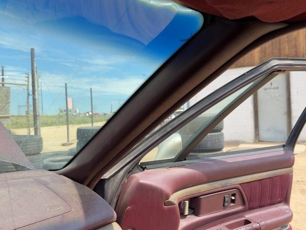 94 Olds Eighty Eight Passenger Right A Pillar Trim Windshield Post Panel Oem Red — photo 1