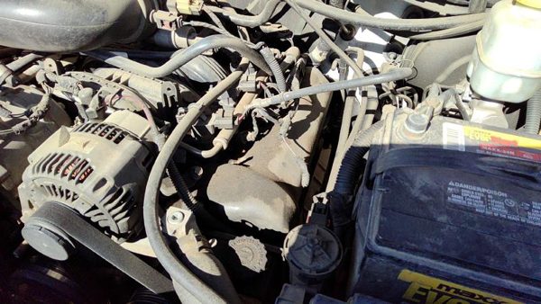 2005 Jeep Liberty Valve Cover 3.7L — photo 6