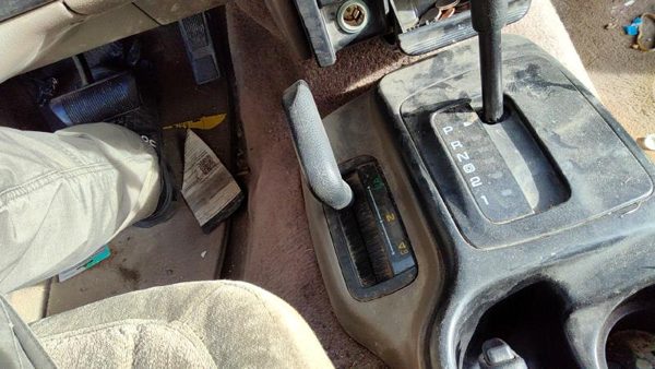 94 Jeep Grand Cherokee 4X4 Shifter Lever Assembly With Linkage 4Wd T Case Shift — photo 3