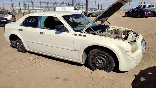 2005 Chrysler 300 — vehicle photo 1