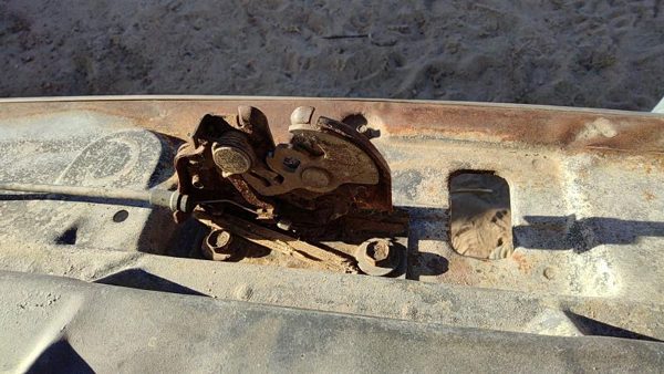 1981-1988 Chevy K30 Hood Latch Assembly With Bracket Oem 15606586 — photo 4