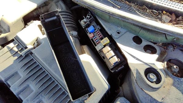 2008 Nissan Altima Passenger Right Engine Fuse Box Power Distribution Panel OEM — photo 3
