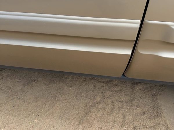 04-07 Rainier Driver Left Front Moulding From Door Oem Trim Strip Cashmere 15U — photo 3
