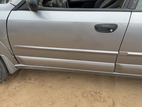 2009 Subaru Legacy Front Door LH Silver Slq — photo 1