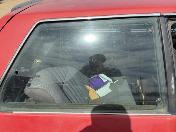88 Toyota FX Passenger Right Rear Quarter Glass Back Side Window OEM 6271112440 — photo 1