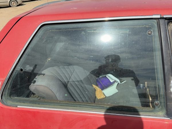 88 Toyota FX Passenger Right Rear Quarter Glass Back Side Window OEM 6271112440 — photo 4
