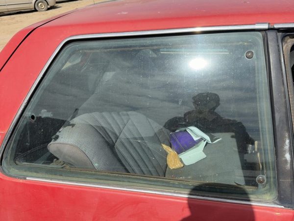 88 Toyota FX Passenger Right Rear Quarter Glass Back Side Window OEM 6271112440 — photo 3