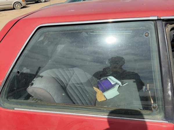 88 Toyota FX Passenger Right Rear Quarter Glass Back Side Window OEM 6271112440 — photo 2