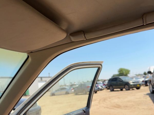 88-89 Accord Lx Passenger Right A Pillar Trim Windshield Post Panel Sedan Maroon — photo 4