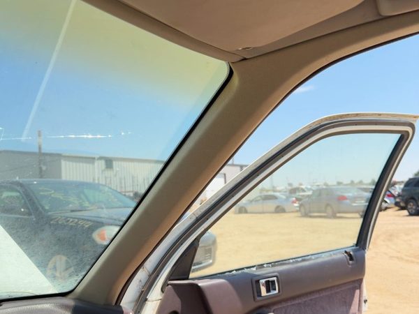 88-89 Accord Lx Passenger Right A Pillar Trim Windshield Post Panel Sedan Maroon — photo 2