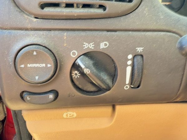 1996-1997 Chrysler Town & Country Headlight Mirror Dimmer Switch Panel — photo 4