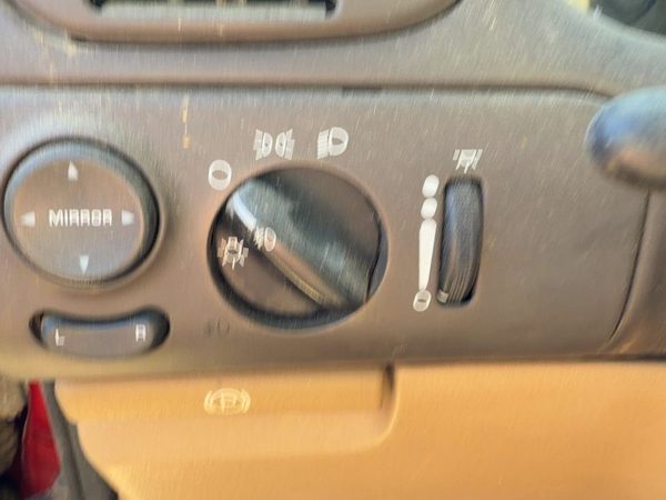1996-1997 Chrysler Town & Country Headlight Mirror Dimmer Switch Panel — photo 5