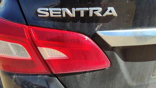 2016-2019 Nissan Sentra Driver Left Inner Tail Light Brake Lamp Oem Rear — photo 1