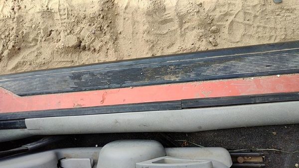 2007 Chevy Cobalt Driver Left Lower Kick Trim Panel Oem Gray 14C — photo 4