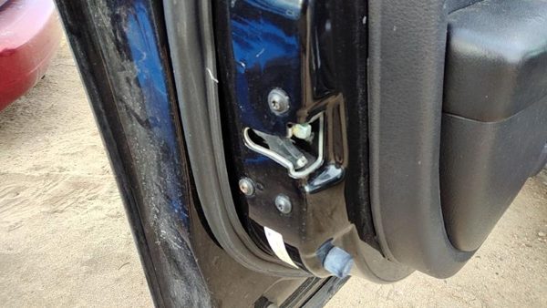 2006-2012 Ford Fusion Driver Left Front Door Latch With Rods/Cables Oem — photo 2