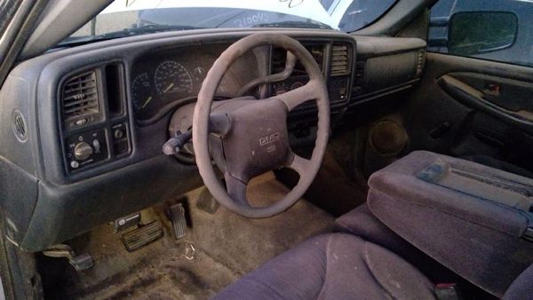 2000 GMC Sierra — vehicle photo 3