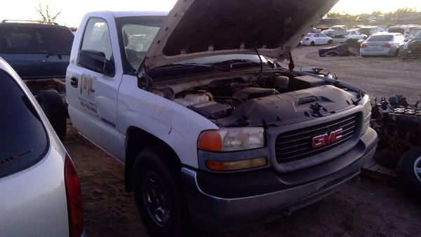 2000 GMC Sierra — vehicle photo 7