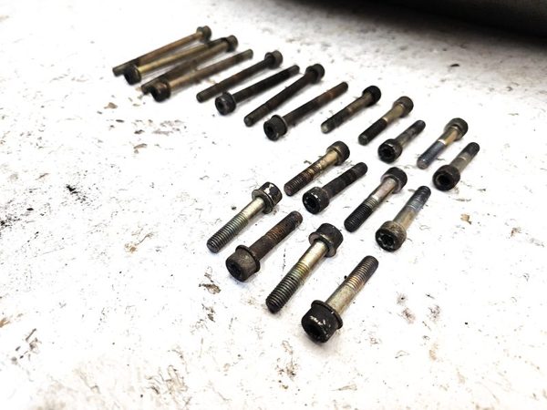 1980 Mercedes-Benz 450SL Intake Manifold 4.5L — photo 8