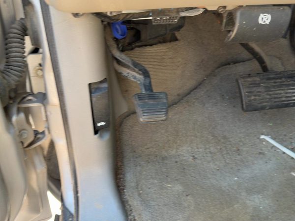 05 Chevy Suburban 1500 Parking Brake Pedal Assembly Oem Complete Emergency Unit — photo 2