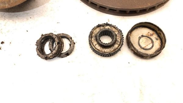1981-93 Dodge Ram W250 Driver Left Front Spindle Steering Knuckle With Wheel Hub — photo 3