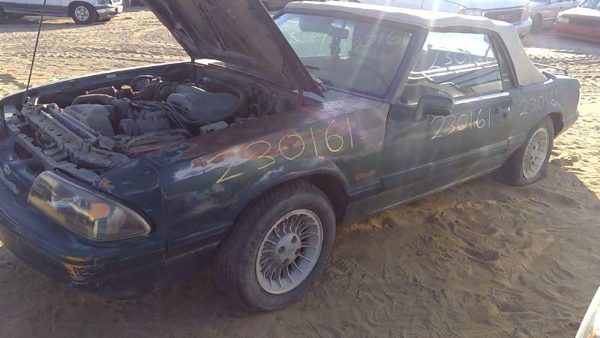 1990 Ford Mustang — vehicle photo 3