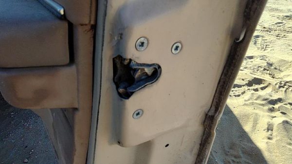 1984-1987 Ford Tempo Passenger Right Front Door Latch With Rods/Cables Oem — photo 2